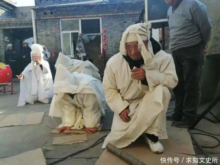 梦见死去的亲人哭